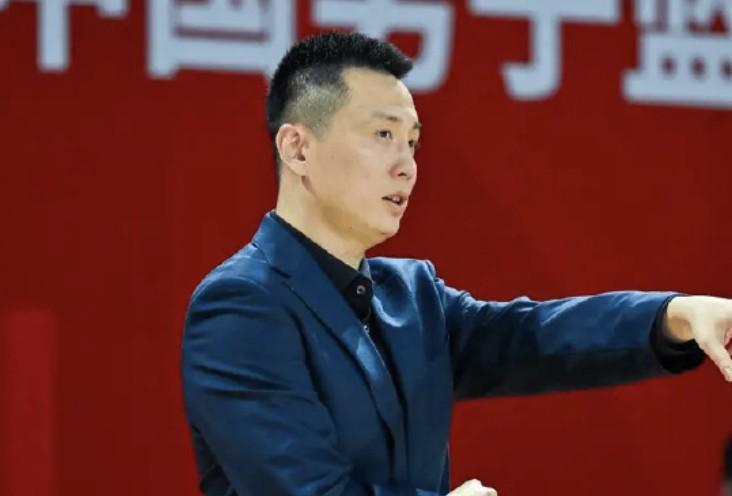 卢伟:年后第一场大家状态并非最佳,李添荣复出表现完美